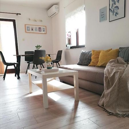 Apartment Mare Vrsi Esterno foto