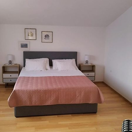 Apartment Mare Vrsi Esterno foto