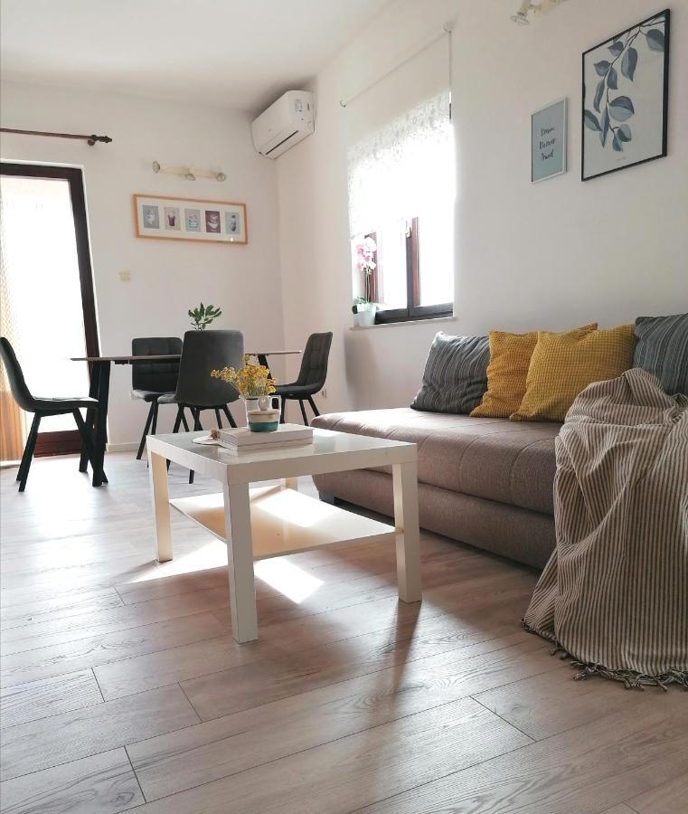 Apartment Mare Vrsi Esterno foto