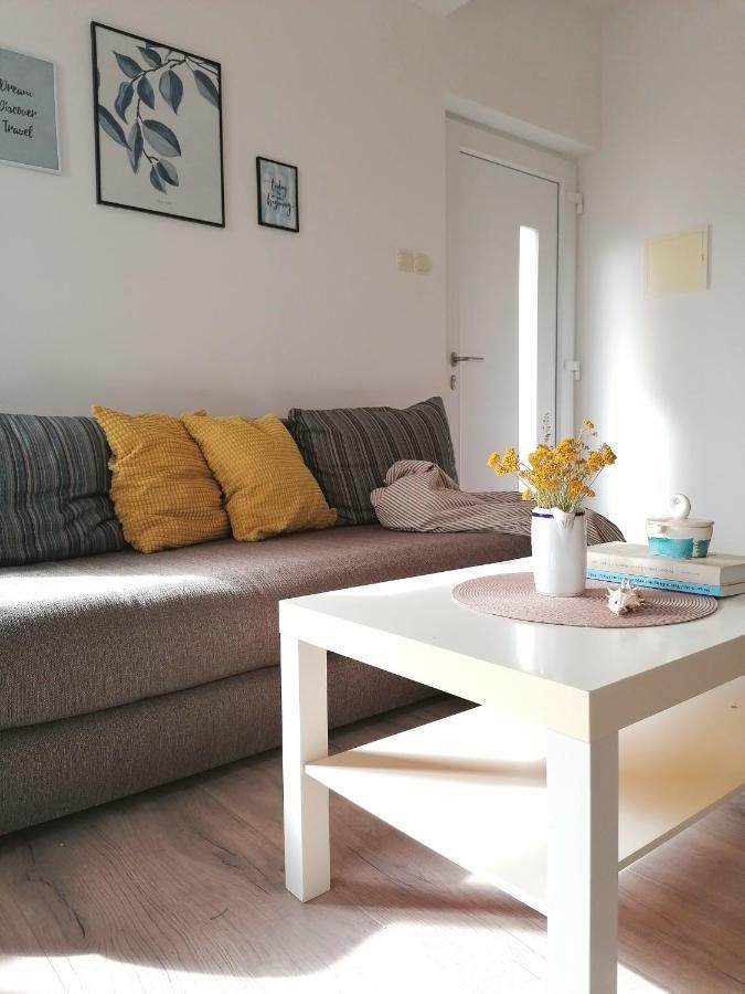Apartment Mare Vrsi Esterno foto